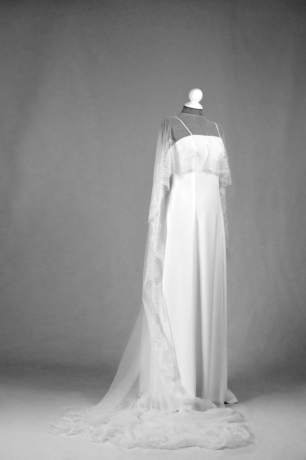 Otro diseño de novia de Félix Capilla